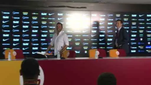 Okan Buruk: "Olabilecek en iyi kadroyu kuracağız"