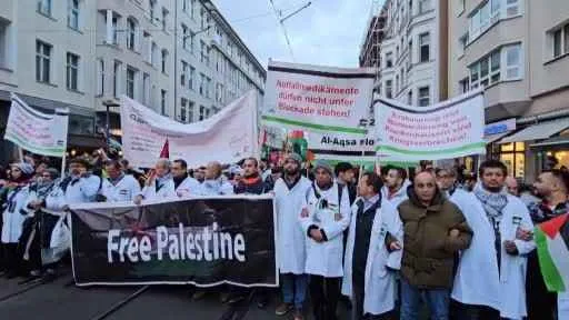 Almanya‘da binlerce kişi 'Filistin'le Dayanışma Yürüyüşü'ne katıldı