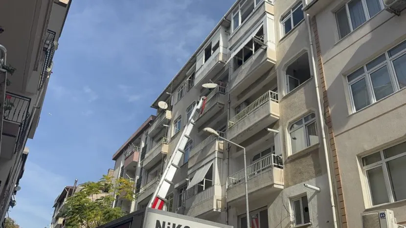 5 katlı bina belediye ekipleri tarafından mühürlendi ve tahliye edildi