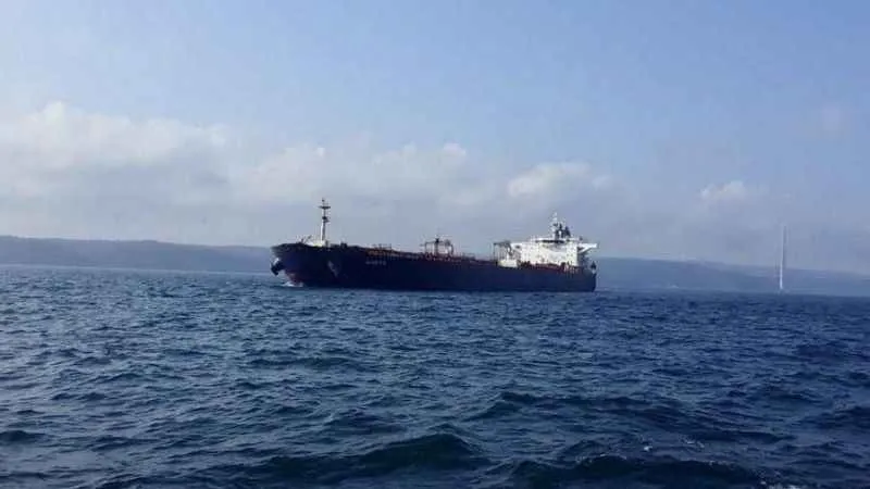 İstanbul Boğazı yeniden gemi trafiğine açıldı