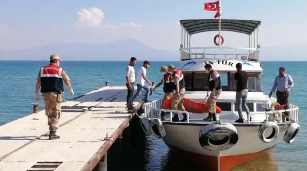 Van Gölü’nden çıkan cenaze sayısı 61’e yükseldi