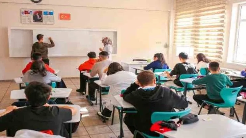 Rehberlik dersi ortaokulların bütün kademelerinde mecburi oldu