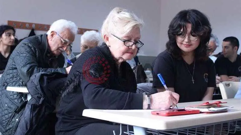 Bu üniversitede okumak için 60 yaş şartı var! 