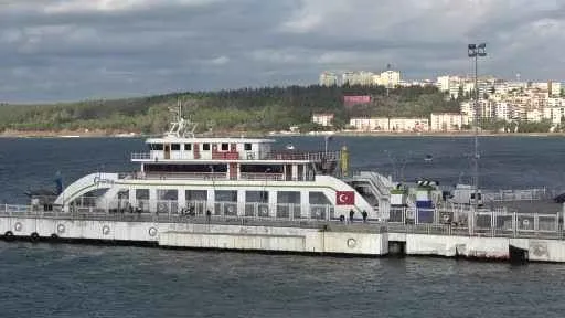 Bozcaada ve Gökçeada’ya yapılacak feribot seferlerine fırtına engeli