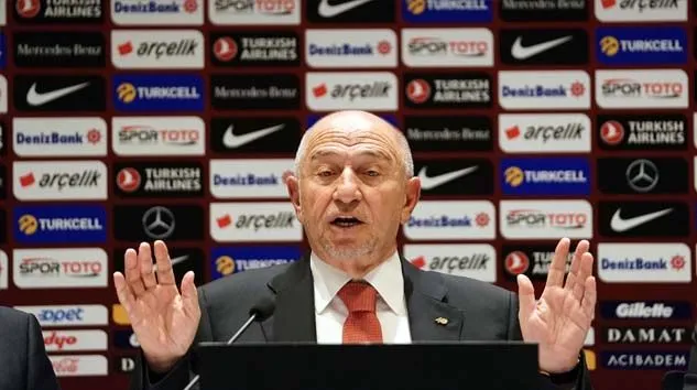Nihat Özdemir: Bizi çok sıkıntılı, sıkışık bir futbol sezonu beklemekte