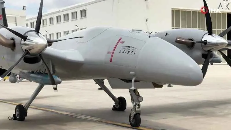 Bayraktar AKINCI hedefi tam 12'den vurdu