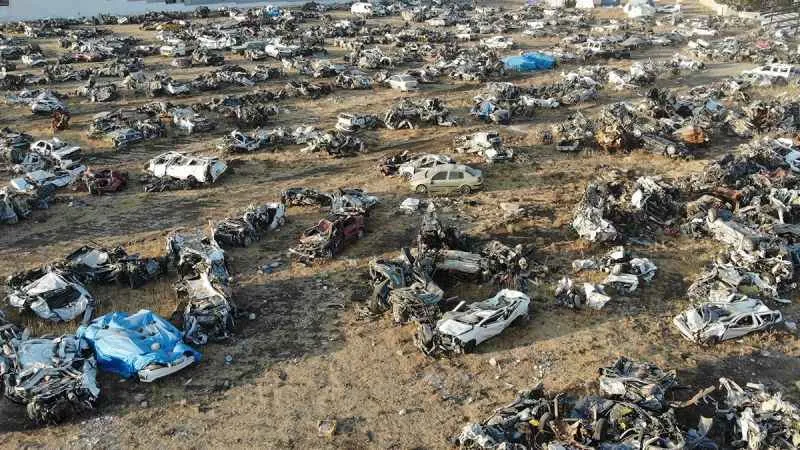 Enkazdan çıkarılan araçların akıbeti belli oldu