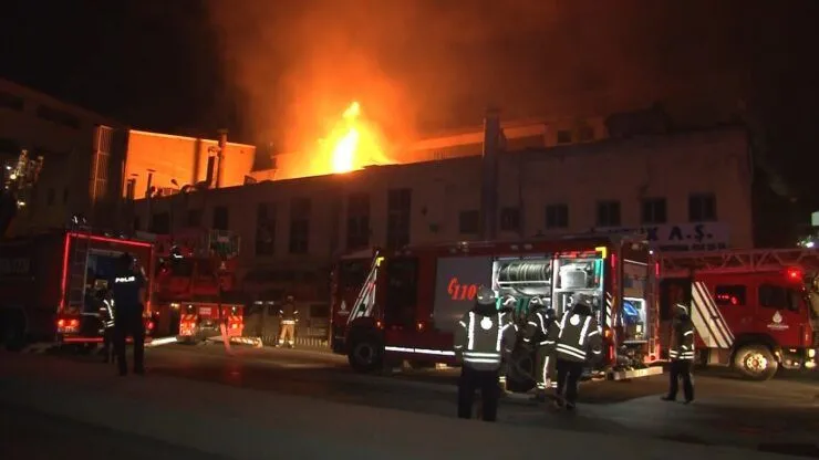 Esenyurt’ta fabrikada yangın