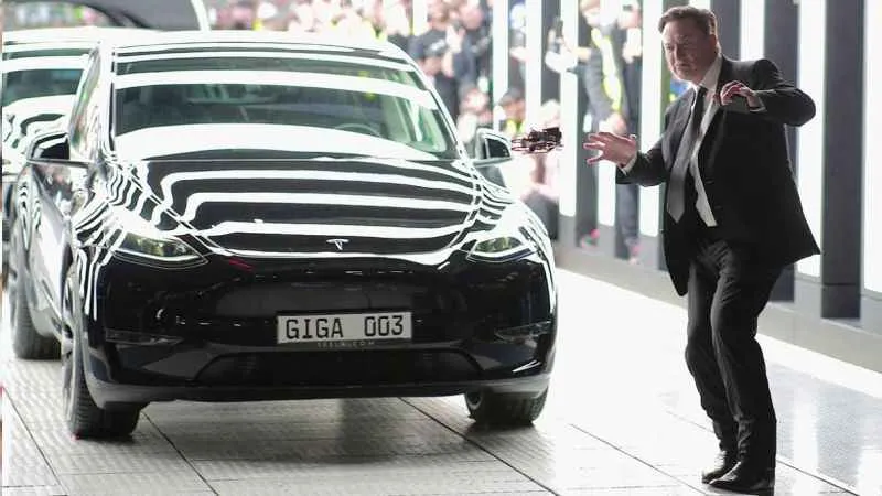 Tesla, ABD’deki 120 binden fazla aracını geri çağıracak