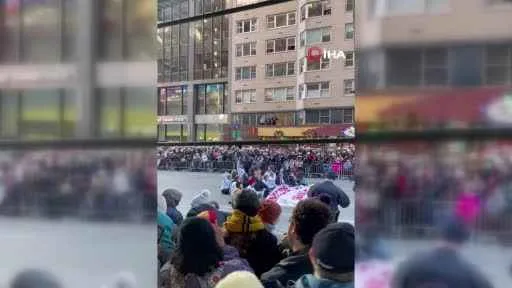 New York’taki Şükran Günü Geçit Töreni’nde Filistin’e destek protestosu