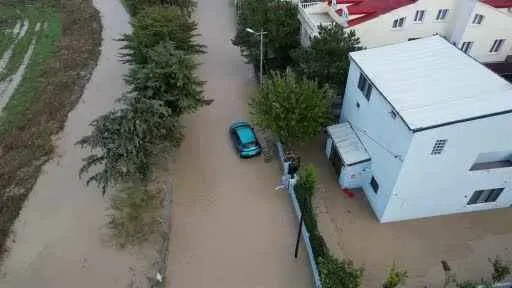 Silivri’de göle dönen sokaklar böyle görüntülendi