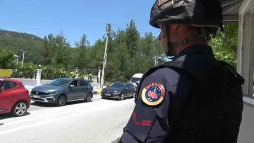 Marmaris’e bir günde 17 bin araç giriş yaptı
