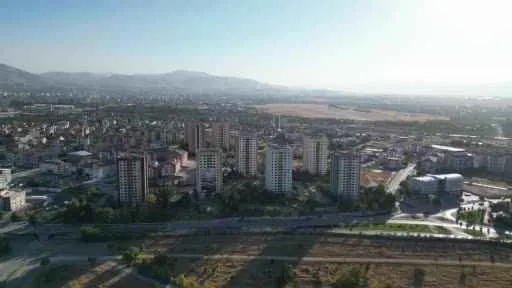 Dünyada ilk kez 15 katlı 9 blok tek seferde patlayıcı ile böyle yıkıldı