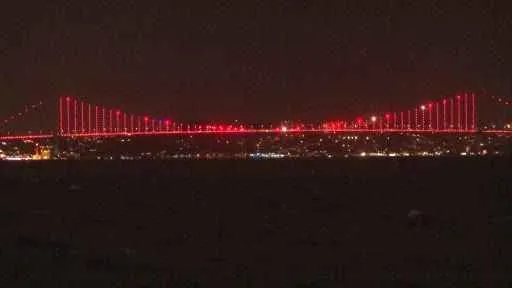 İstanbul Boğazı çift yönlü gemi trafiğine kapatıldı