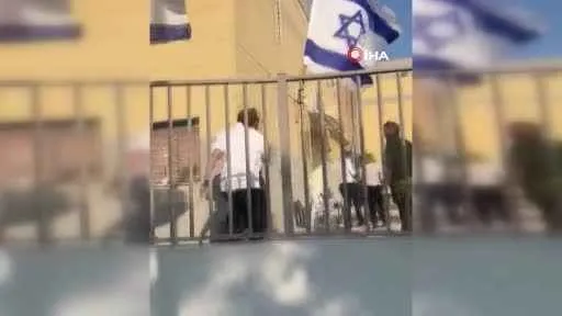 İsrail'deki İngiltere Dışişleri Bakanı Cleverly, siren seslerini duyunca sığınağa koştu