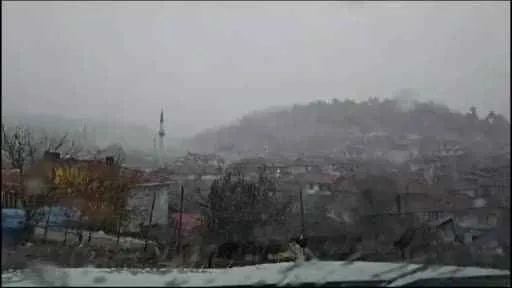 Balıkesir'e mevsimin ilk karı yağdı