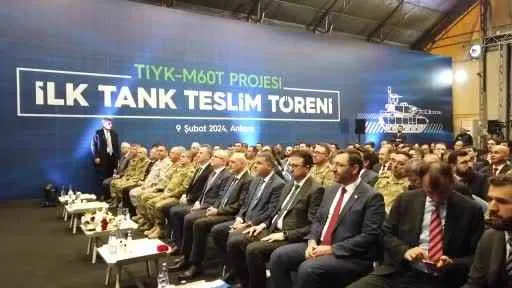 Kara Kuvvetleri Komutanı Bayraktaroğlu, milli sistemlerle yetenek kazandırılan ilk M60T tankının teslim törenine katıldı