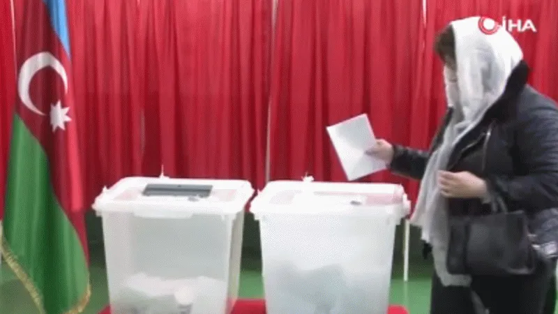 Azerbaycan halkı sandık başında