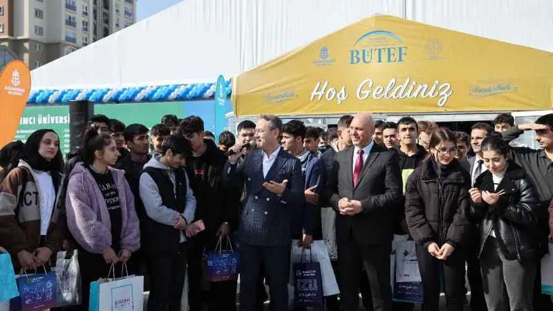 Başakşehirli gençlerden BÜTEF’e yoğun ilgi