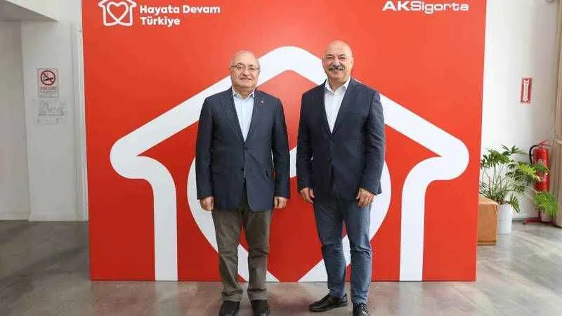 Elektrikli aracına Aksigorta’dan e-kasko yaptıran yolda kalma endişesi yaşamıyor