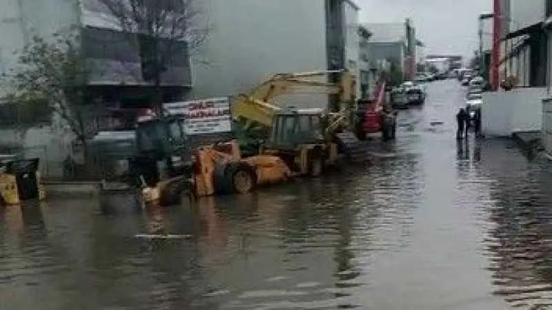 Ankara’da sağanak sonrası sokaklar göle döndü