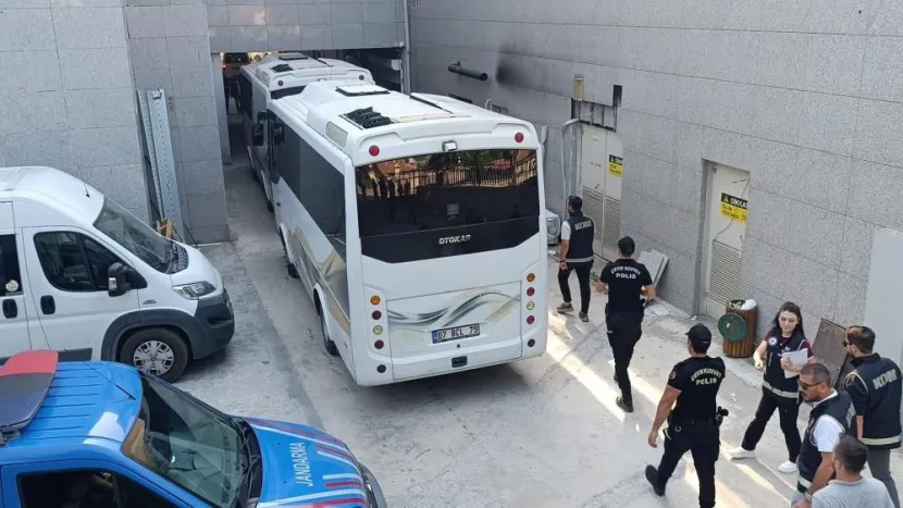 Antalya Belediyesine yeni rüşvet operasyonu: 8 gözaltı