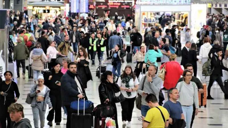 Antalya 8 milyon 11 bin 828 turist sayısına ulaştı