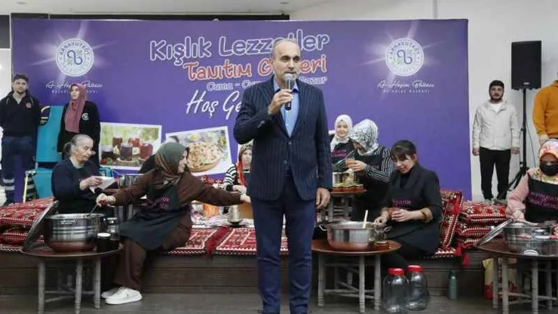 Arnavutköy'de ev yapımı lezzetler görücüye çıktı