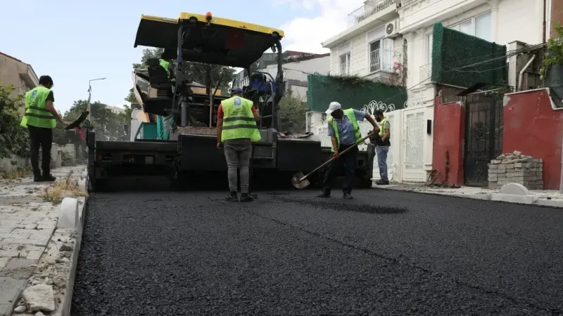 Haziranda 3 mahallede 7 bin ton asfalt serimi