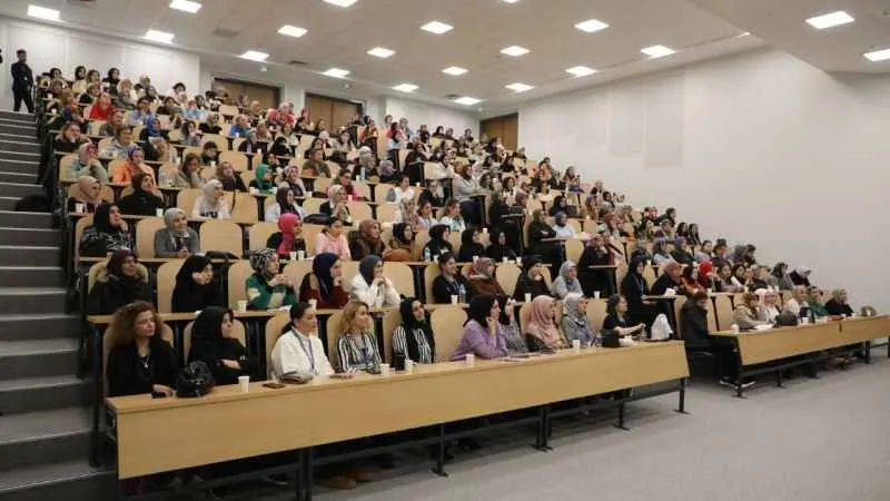 Eyüpsultanlı anneler üniversiteli oldu: “Yarım kalmış hikâyemi tamamlıyorum”