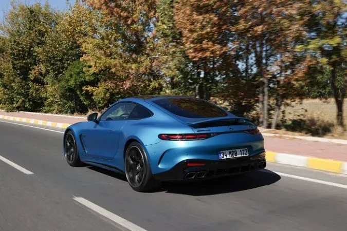 Yeni Mercedes-AMG GT 63 4MATIC+ ile göz alıcı sportiflik