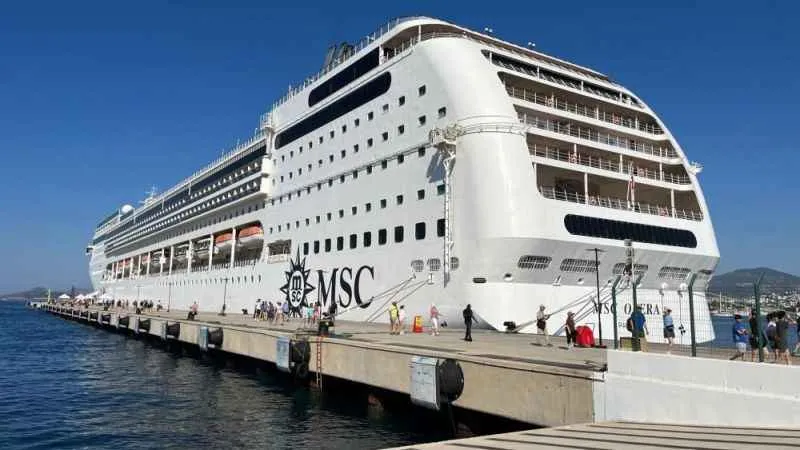 Bodrum’a 2 bin 422 yolcuyla geldi