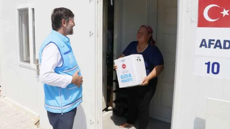 Türkiye Diyanet Vakfı Hatay’da 15 bin adet yardım kolisi dağıttı