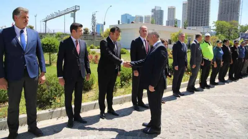 Ankara'nın yeni Emniyet Müdürü Engin Dinç görevi törenle devraldı