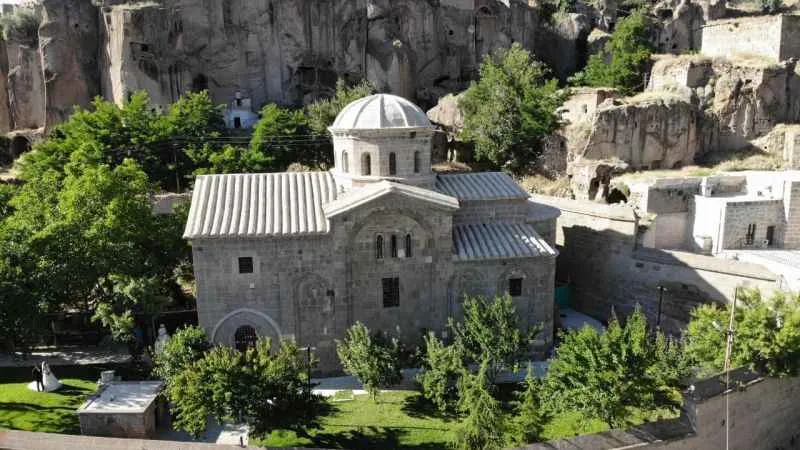 17 asırlık Kilise Camii ihtişamıyla turistleri cezbediyor