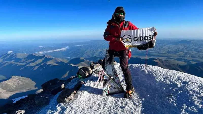Giresun ve Ordulu dağcılar Kafkasların ve Avrupa’nın zirvesinde
