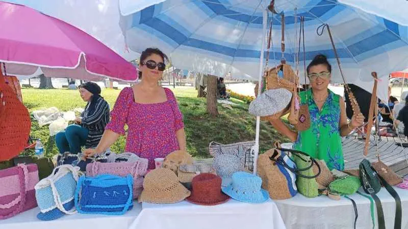 Sanatçı kadınlar göz kamaştırdı