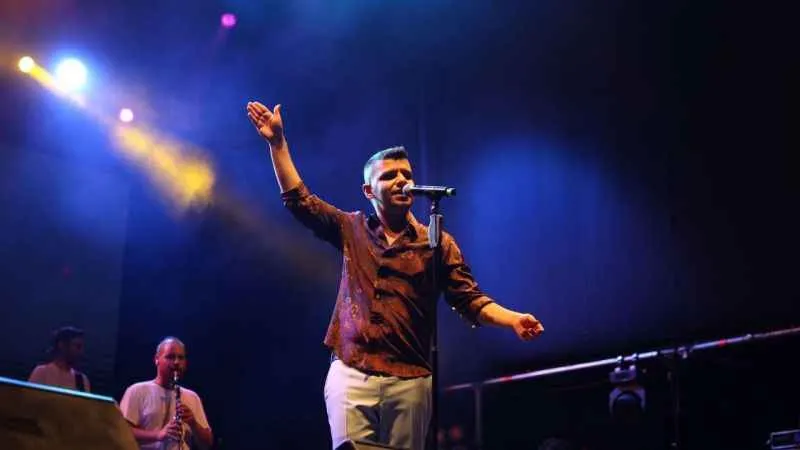 Bilal Sonses'ten muhteşem sahne