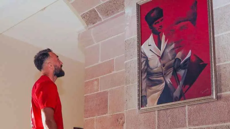 Erzurumspor FK'dan Cumhuriyet'in 100. yılına özel forma