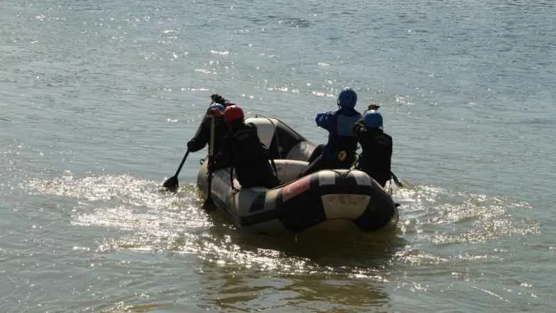 Milli sporcu olmak için Murat Nehri'nde kürek çekiyorlar