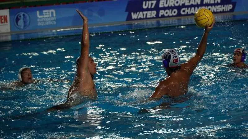 Milliler, U17 Avrupa Sutopu Şampiyonası'na galibiyetle başladı