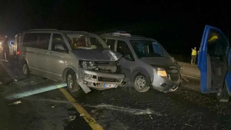 Şanlıurfa'da kaza yapanların yardımına gidenlerin arasına başka bir araç daldı: 3 ölü, 7 yaralı