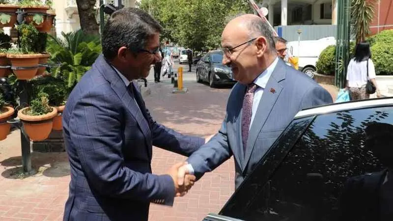 Manisa Valisi veda turlarına başladı