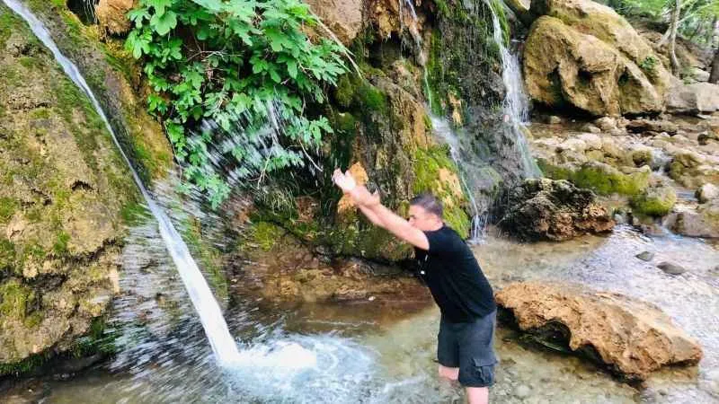 Basra sıcaklarına şelale serinliği