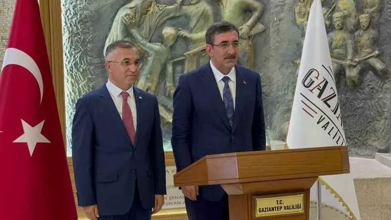 Cumhurbaşkanı Yardımcısı Cevdet Yılmaz Gaziantep Valiliği'ni ziyaret etti