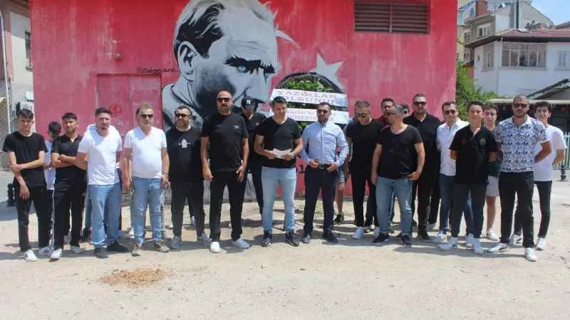 Eskişehirsporlu taraftarlardan İYİ Parti Odunpazarı İlçe Başkanı'na çelenkli tepki