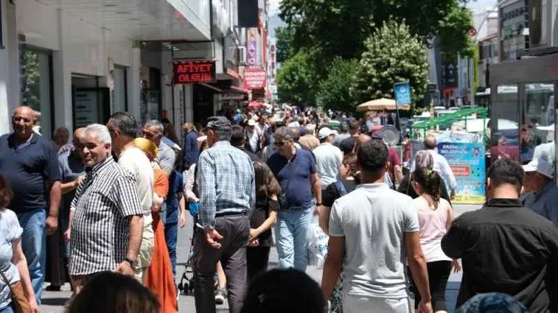 Türkiye'de geçen yıl 2,8 milyon kişi iller arasında göç etti