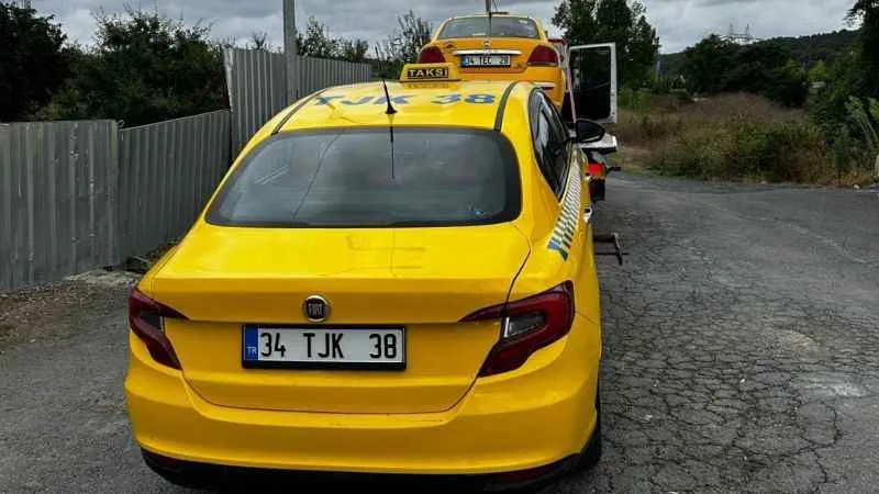 Fatih’te turist avına çıkan taksiciler yakalandı