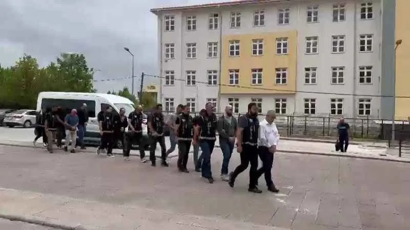 Beşiktaş Başkanı Çebi’nin fabrikasını 50 milyon dolandıran 4 kişi tutuklandı