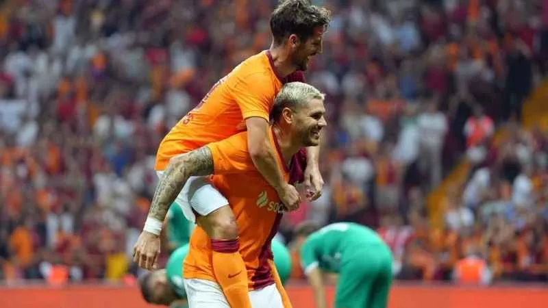 UEFA Şampiyonlar Ligi: Galatasaray: 1 - Olimpija Ljubljana: 0 (İlk yarı)